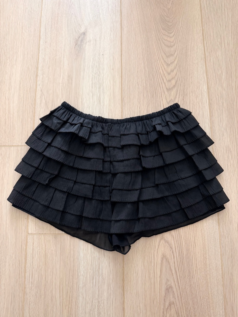 LIKE NEW Layered Ruffle Women's Shorts